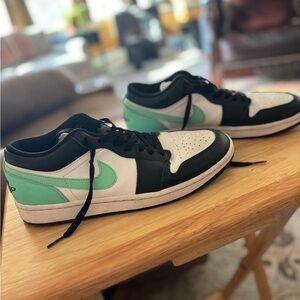 Nike Men’s Low-Top Sneakers in White, Black & Mint Green